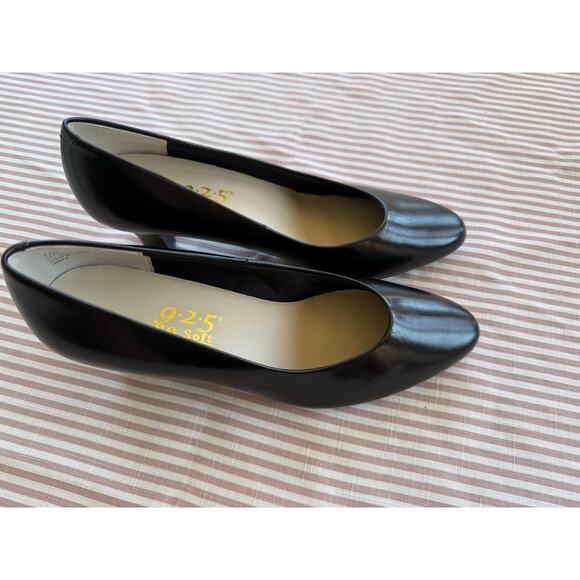 Women's So Soft 925 Olivia Black Slip on Pumps Low Heel Comfort size 7.5 - Picture 3 of 6